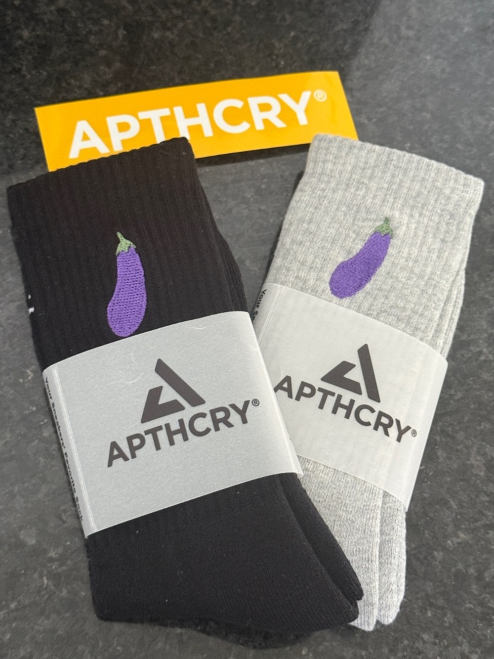 APTHCRY Eggplant crew socks bundle